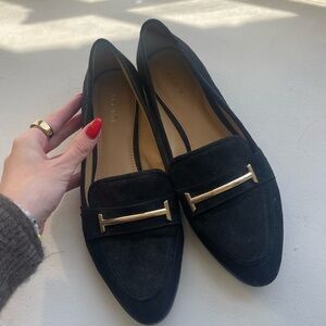 DONATING 7/8. MOVING SALE. Flats / loafers